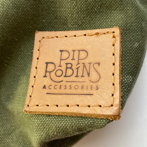 Pip Robins Crossbody - Picture 5 of 8